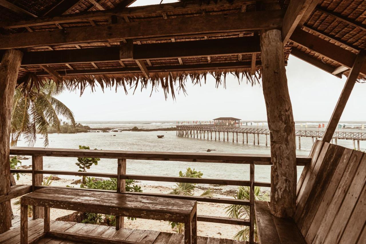 Alon Cloud9 Beach Front Catangnan Екстериор снимка