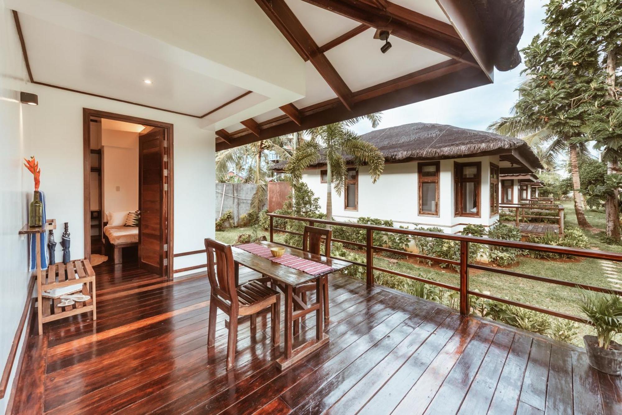 Alon Cloud9 Beach Front Catangnan Екстериор снимка