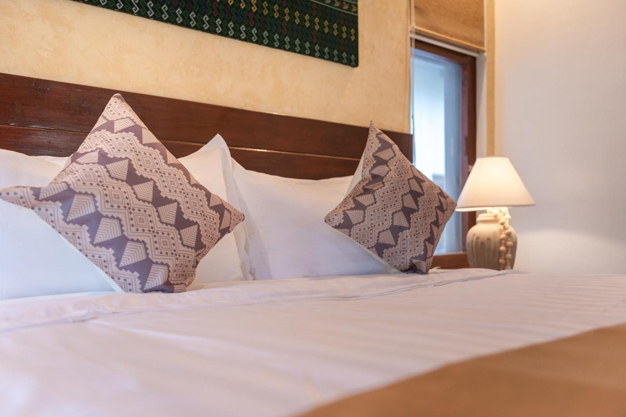 Alon Cloud9 Beach Front Catangnan Екстериор снимка